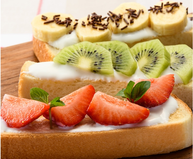 Stick toast with fruits & yogurt
                        