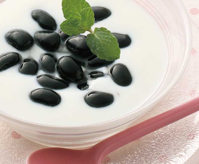 Yogurt with Black soybeans
