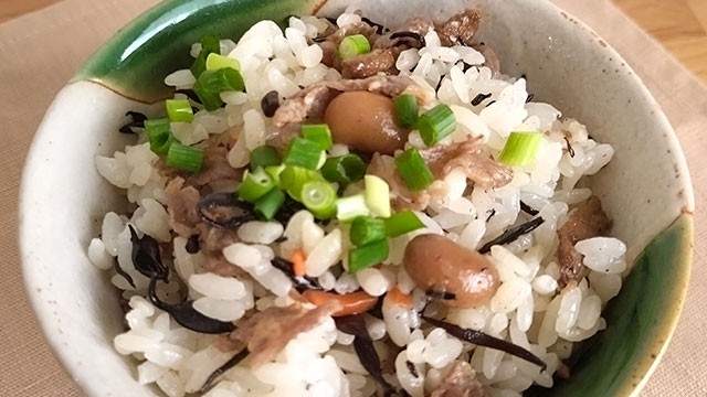 主菜　ひじき煮と牛肉のまぜごはん