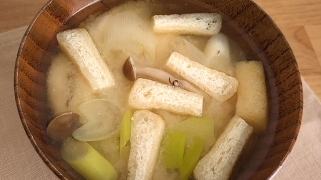 副菜　きのこの味噌汁