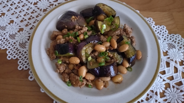 副菜　豆入りなすのみそ炒め