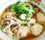 3.鶏だんごときのこのスピード煮込み