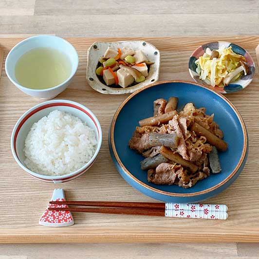 牛肉とごぼうのしぐれ煮風献立