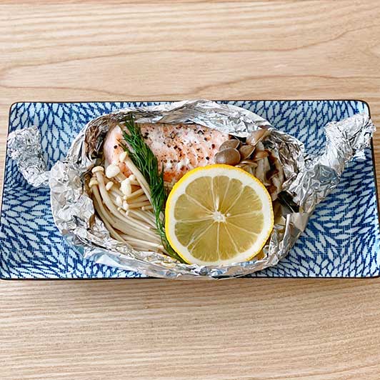 爽やかおいしい!サーモンのレモンホイル蒸し
