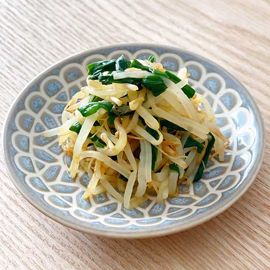 レンジで3分！もやしとニラのカレー粉和え