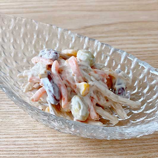 ごぼうと豆の6品目のサラダ